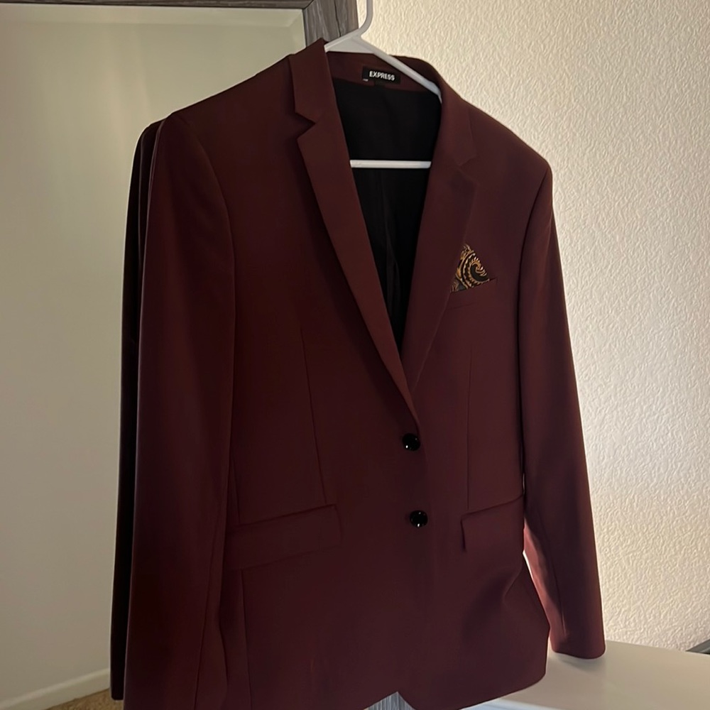 Burgundy men’s Express suit